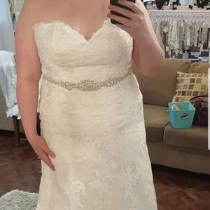 Allure Bridal Wedding Gown #9309